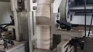 Carton magazine station